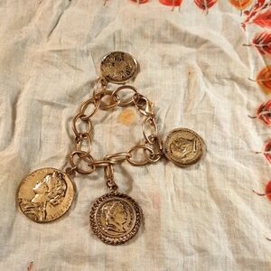 Beautiful Vintage/antique style faux coin bracelet 7 "